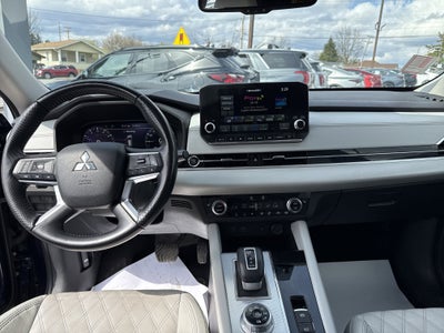 2022 Mitsubishi Outlander SEL