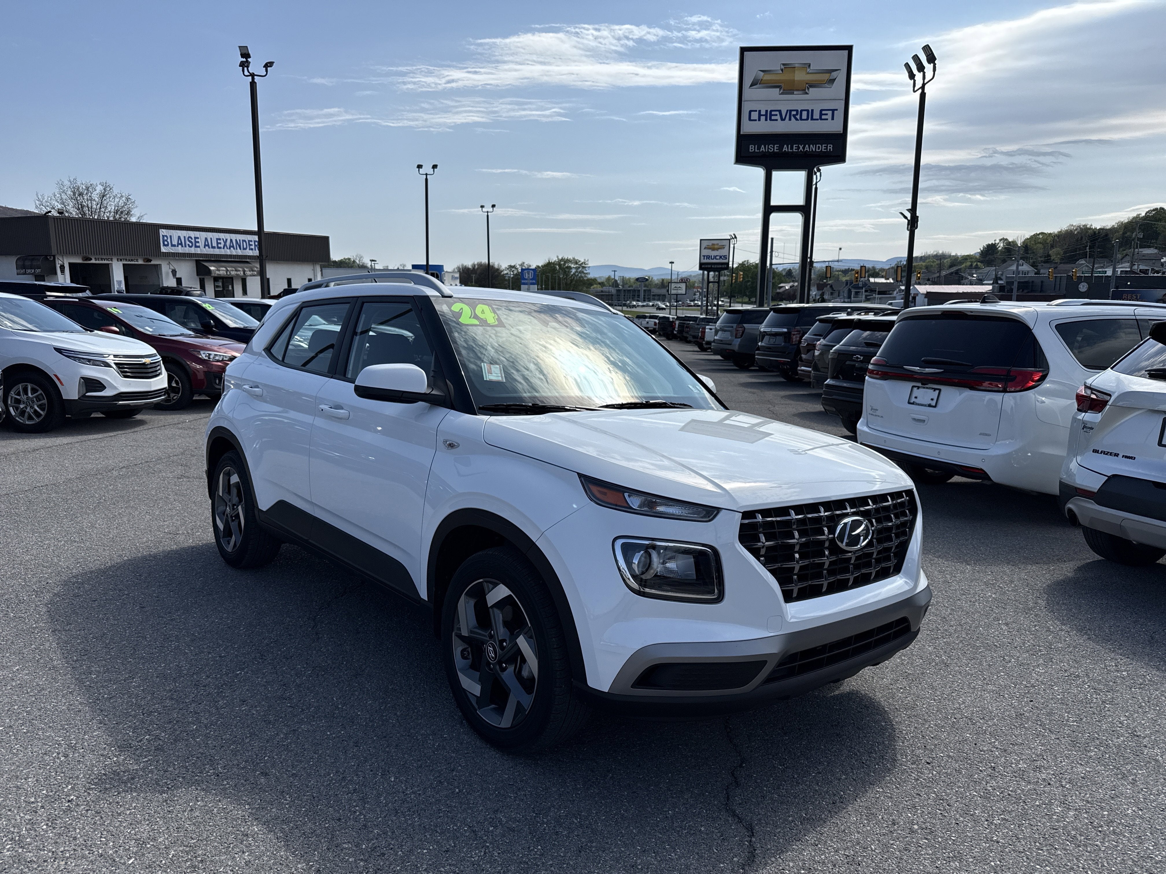 2024 Hyundai Venue SEL