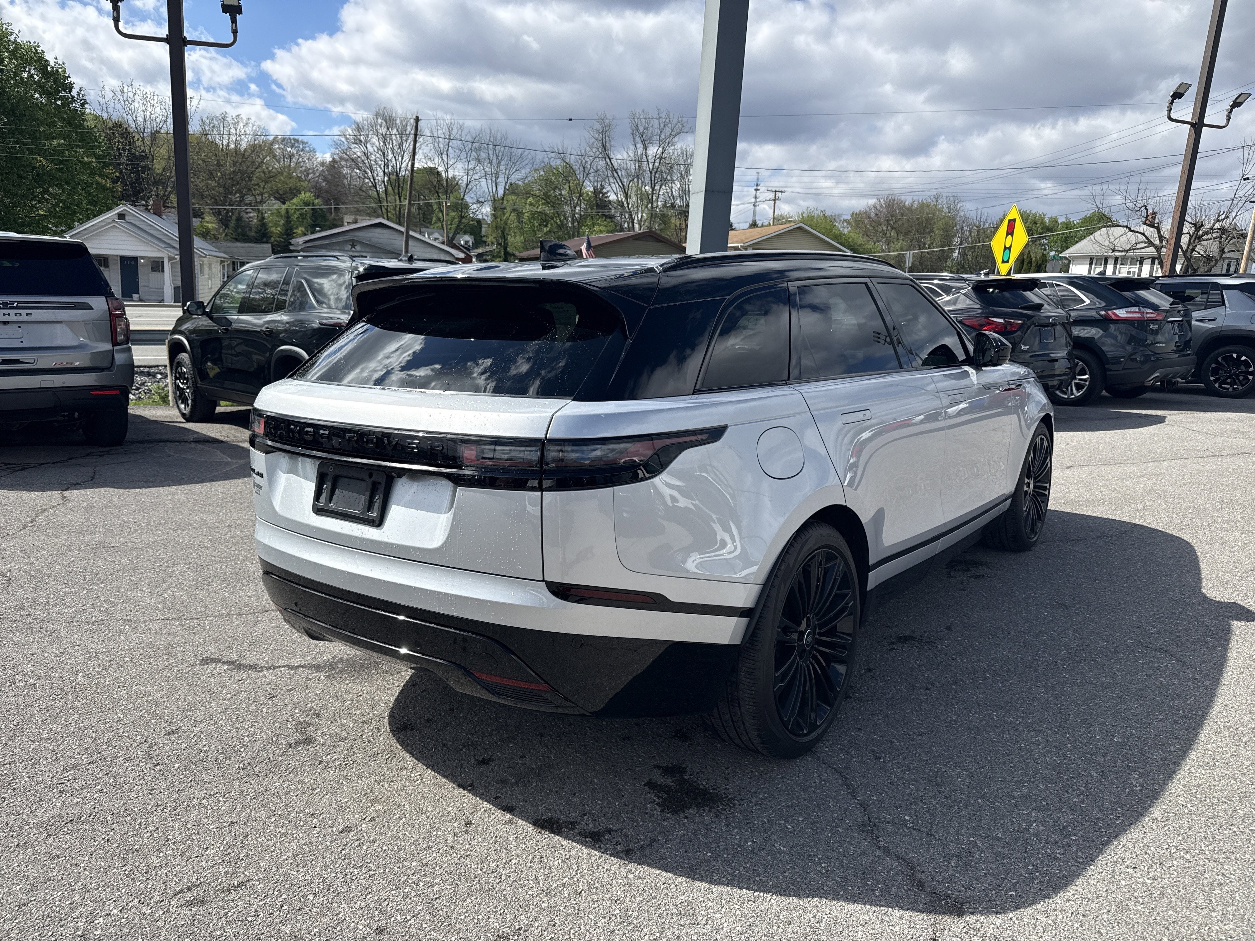 2024 Land Rover Range Rover Velar Dynamic SE