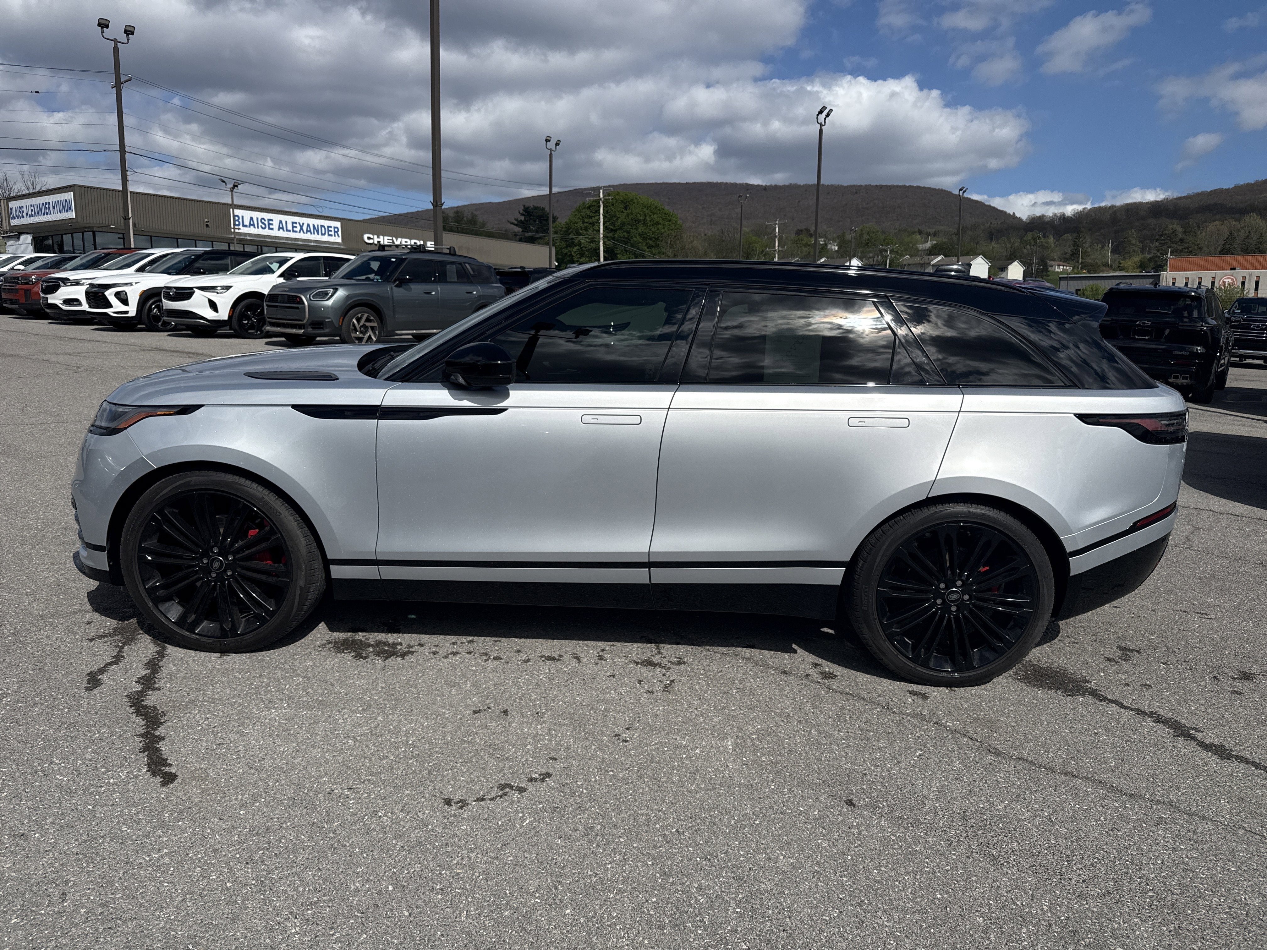 2024 Land Rover Range Rover Velar Dynamic SE
