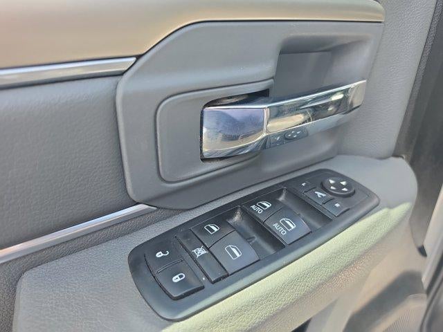 2017 RAM 1500 Lone Star 4x4 Crew Cab 5'7" Box