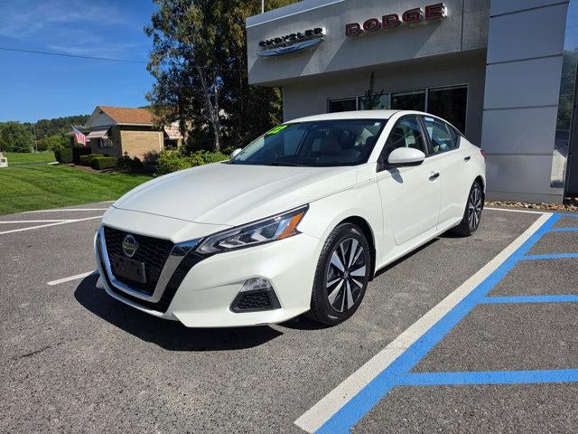 2022 Nissan Altima 2.5 SV Sedan