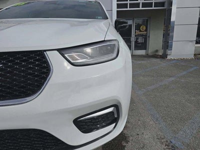 2025 Chrysler Pacifica Select FWD