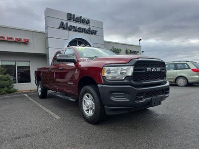 2022 RAM 3500 Tradesman 4x4 Crew Cab 8' Box