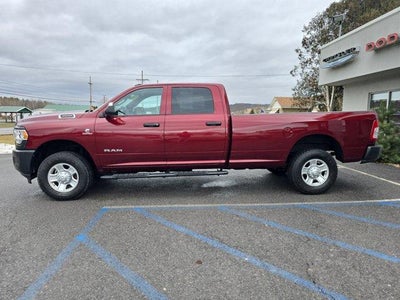 2022 RAM 3500 Tradesman 4x4 Crew Cab 8' Box