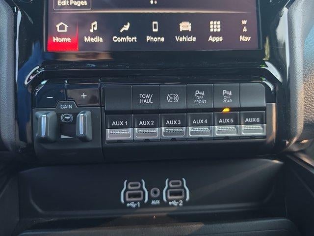 2025 RAM 3500 Big Horn 4x4 Crew Cab 8' Box