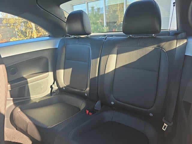 2012 Volkswagen Beetle 2dr Cpe Auto 2.5L PZEV