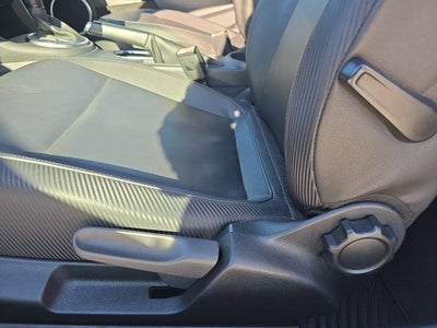 2012 Volkswagen Beetle 2dr Cpe Auto 2.5L PZEV