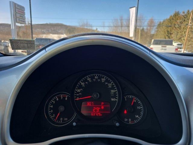 2012 Volkswagen Beetle 2dr Cpe Auto 2.5L PZEV