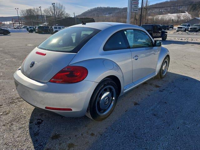 2012 Volkswagen Beetle 2dr Cpe Auto 2.5L PZEV