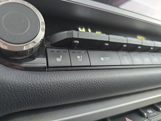 2022 Toyota Tundra 4WD 4WD Limited CrewMax 5.5' Bed (Natl)