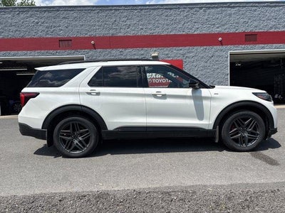2025 Ford Explorer ST-Line 4WD