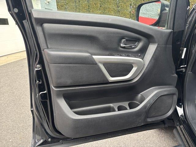 2021 Nissan Titan 4x4 Crew Cab SV