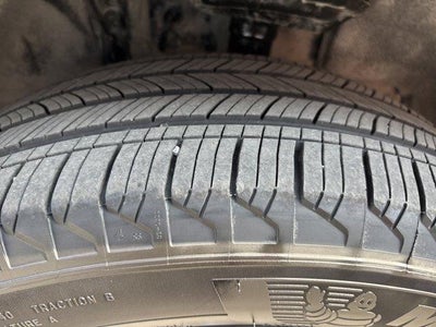 2025 Toyota RAV4 XLE Premium AWD (Natl)