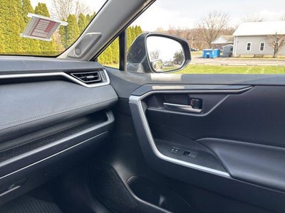 2025 Toyota RAV4 XLE Premium AWD (Natl)