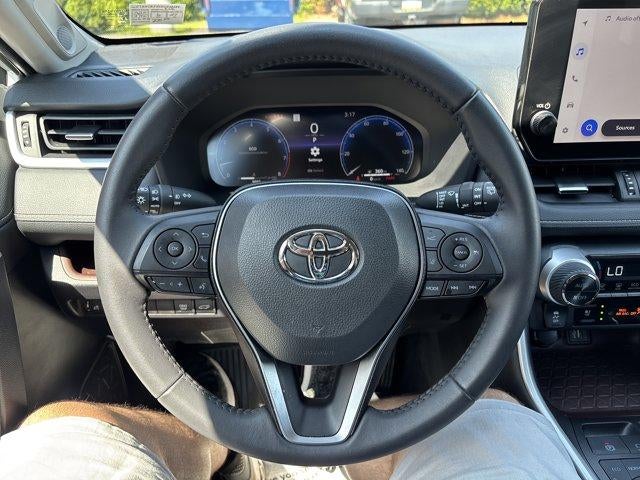 2025 Toyota RAV4 Limited AWD (GS)