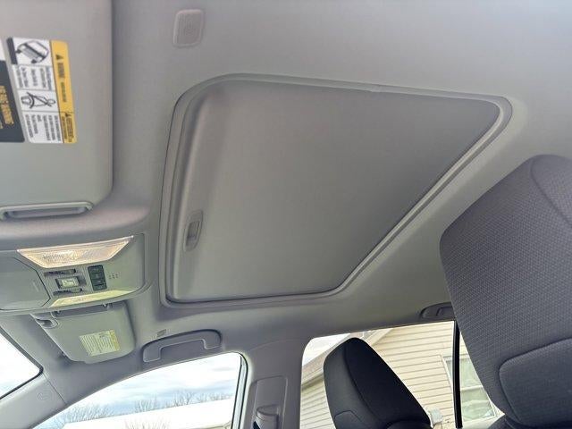 2025 Toyota RAV4 XLE AWD (Natl)