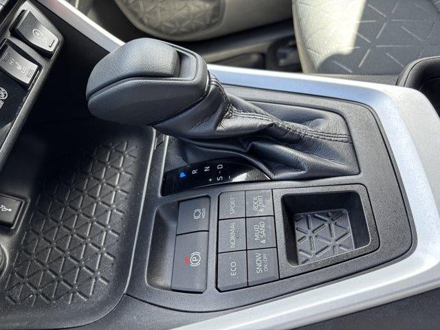 2021 Toyota RAV4 XLE AWD (Natl)