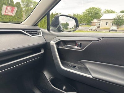 2025 Toyota RAV4 XLE AWD (Natl)