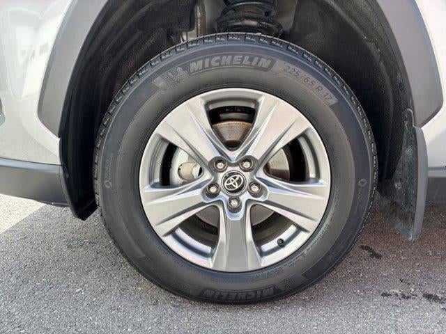 2025 Toyota RAV4 Hybrid XLE AWD (Natl)