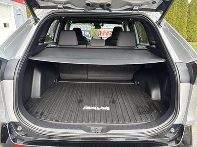 2023 Toyota RAV4 Hybrid SE AWD (Natl)