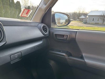 2023 Toyota Tacoma 4WD 4WD SR Double Cab 5' Bed V6 AT (GS)