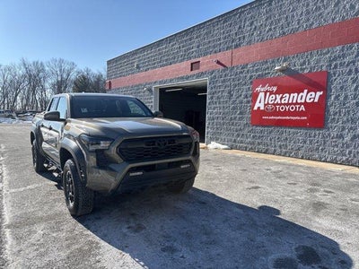 2026 Toyota Tacoma 4WD 4WD TRD Sport Double Cab 5' Bed AT (Natl)