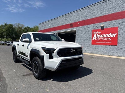 2024 Toyota Tacoma 4WD 4WD TRD Off Road Double Cab 5' Bed AT (Natl)