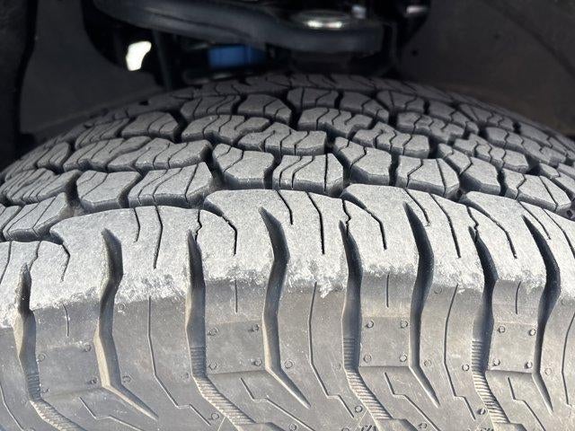 2025 Toyota Tacoma 4WD 4WD SR Double Cab 5' Bed MT (Natl)