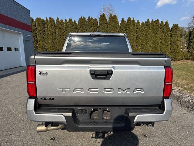 2025 Toyota Tacoma 4WD 4WD SR Double Cab 5' Bed MT (Natl)