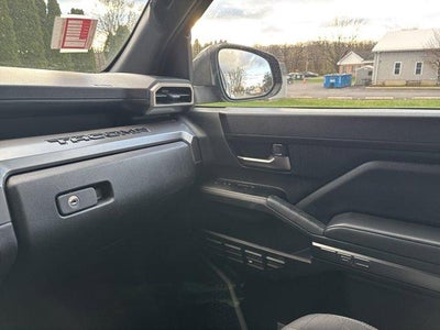 2025 Toyota Tacoma 4WD 4WD TRD Off Road Double Cab 5' Bed AT (Natl)