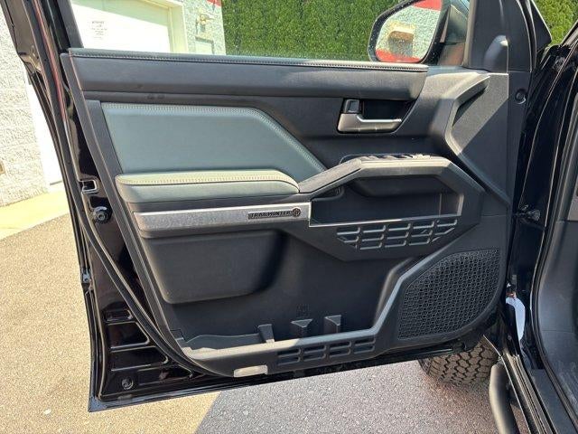 2025 Toyota Tacoma 4WD 4WD Trailhunter Hybrid Double Cab 5' Bed AT (Natl)