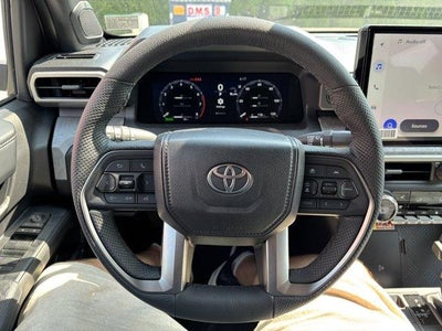 2025 Toyota Tacoma 4WD 4WD Trailhunter Hybrid Double Cab 5' Bed AT (Natl)