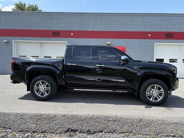 2026 Toyota Tacoma 4WD 4WD Limited Hybrid Double Cab 5' Bed AT (Natl)