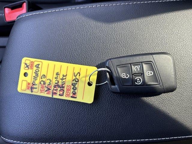 2022 Volkswagen Tiguan 2.0T SE R-Line Black 4MOTION