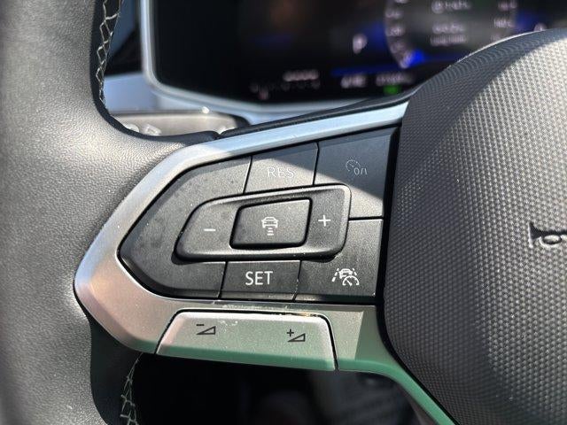 2025 Volkswagen Taos SE 4MOTION
