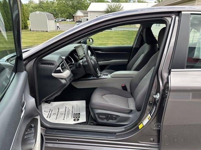 2024 Toyota Camry LE Auto (SE)