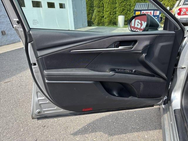 2025 Toyota Camry LE (SE)