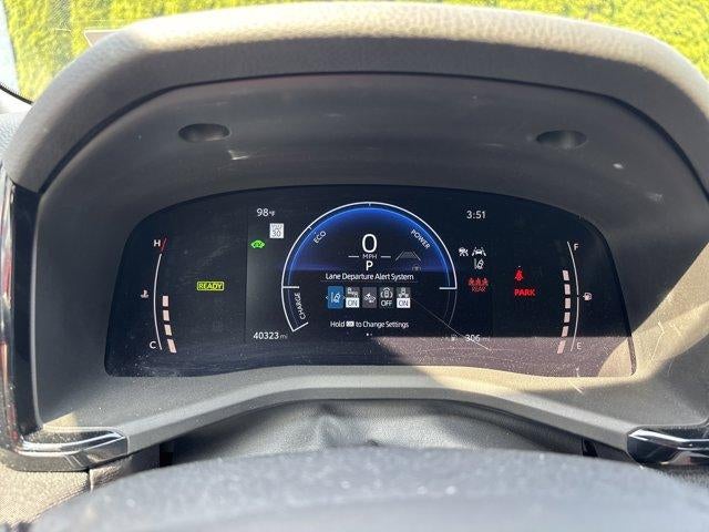 2025 Toyota Camry LE (SE)