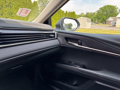 2025 Toyota Camry LE (SE)