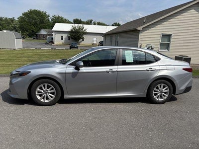 2025 Toyota Camry LE (SE)