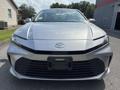 2025 Toyota Camry LE (SE)