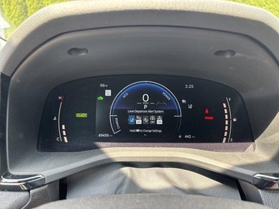 2025 Toyota Camry LE (SE)