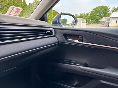 2025 Toyota Camry LE (SE)