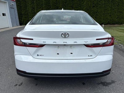 2025 Toyota Camry LE (SE)