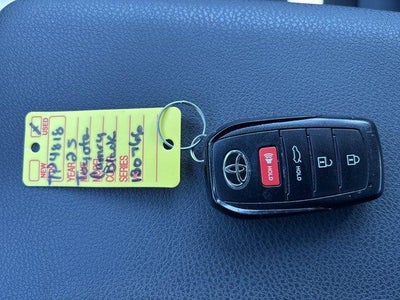 2025 Toyota Camry SE (SE)