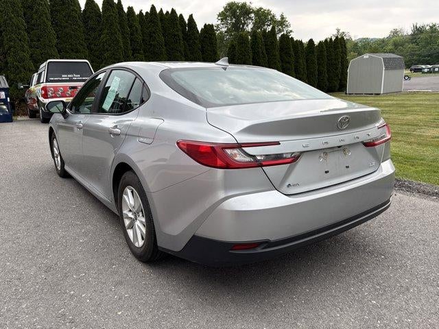 2025 Toyota Camry LE (SE)