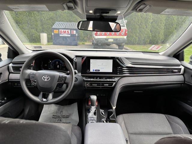 2025 Toyota Camry LE (SE)