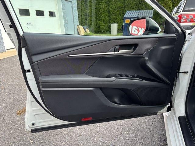 2025 Toyota Camry LE (SE)