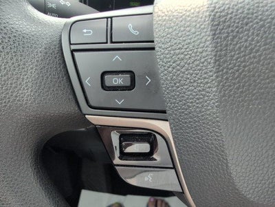 2025 Toyota Camry LE (SE)